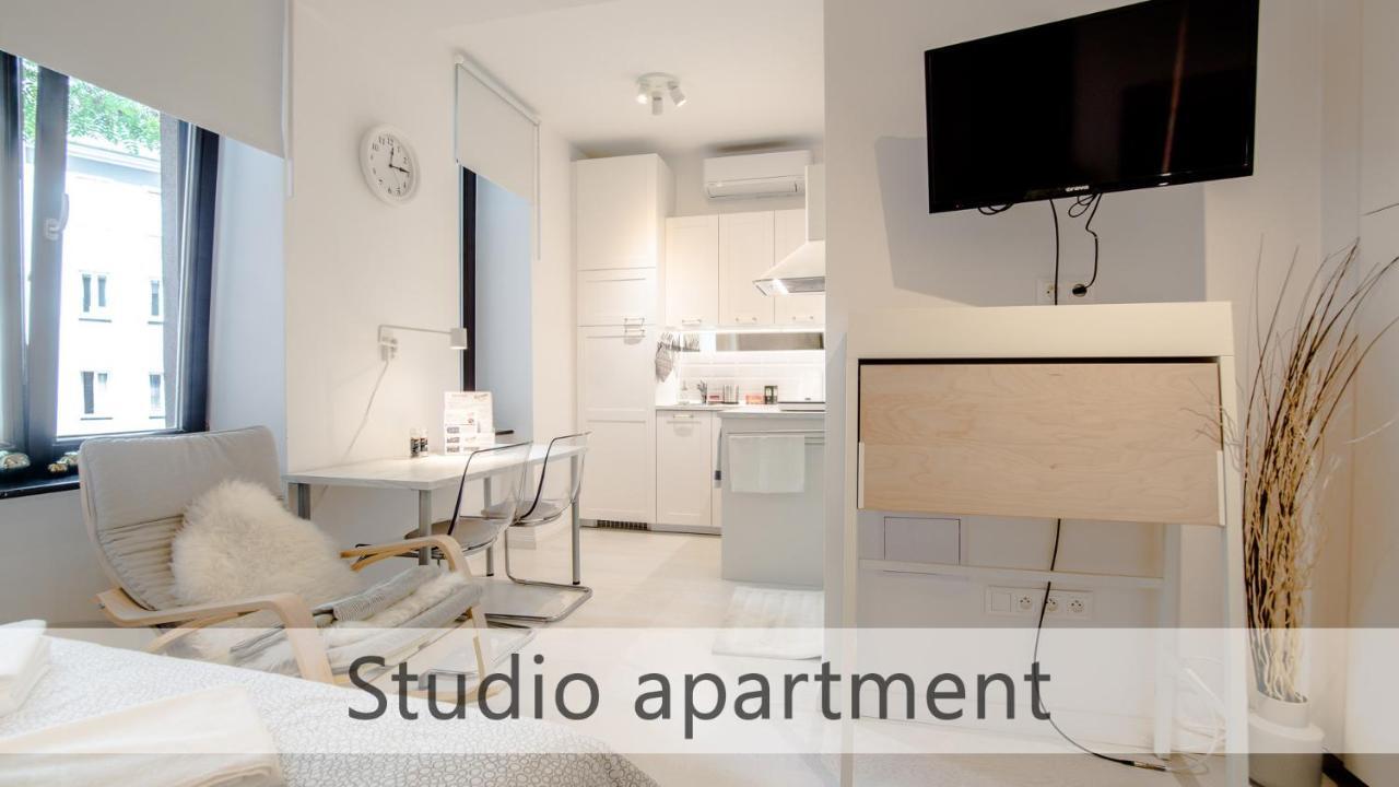 White Apartments With Ac By Kovee Bratislava Luaran gambar